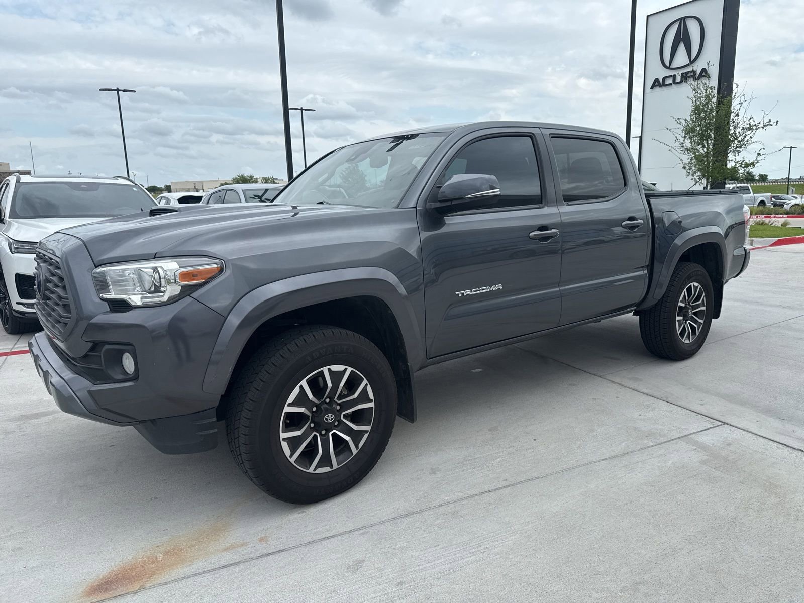 Used 2021 Toyota Tacoma TRD Sport w/ Technology Package image 4