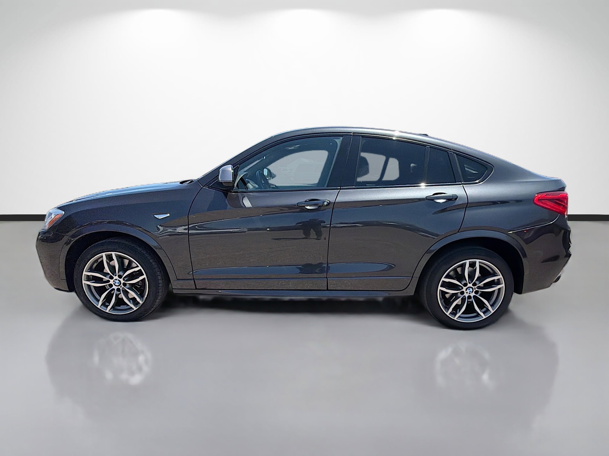 Used 2018 BMW X4 M40i image 6