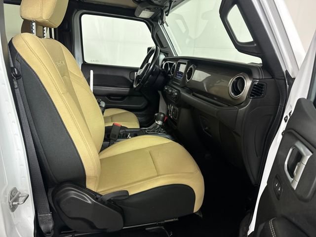 Used 2020 Jeep Wrangler Unlimited Sahara image 28