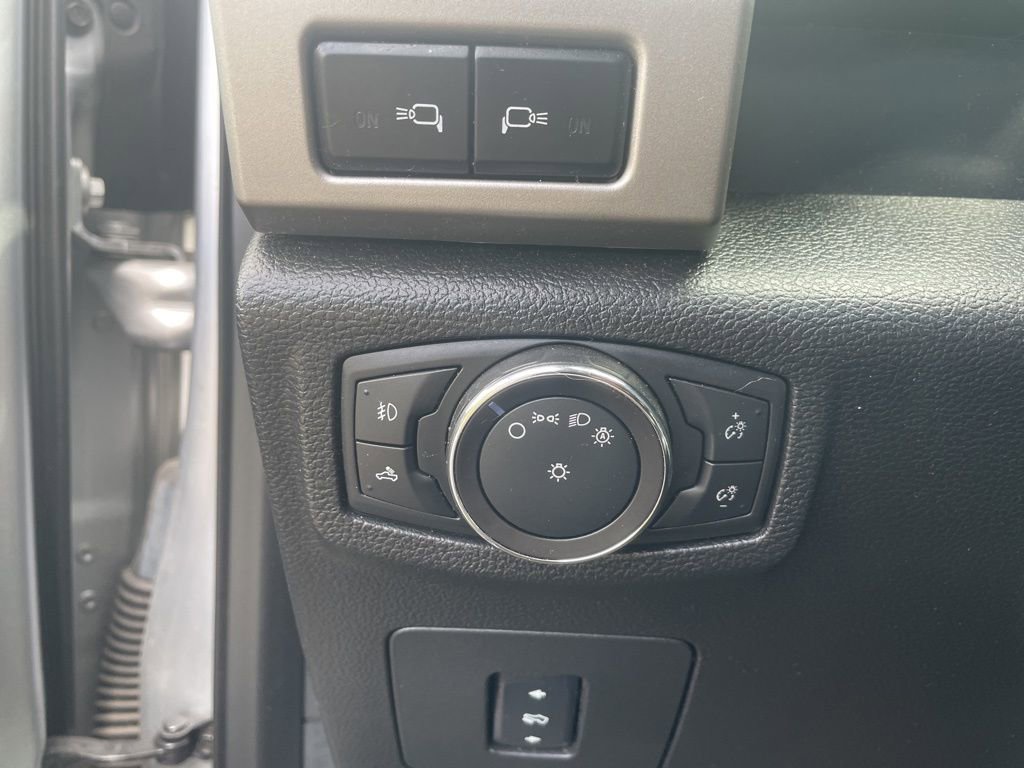 Used 2016 Ford F150 Lariat w/ Equipment Group 502A Luxury image 14