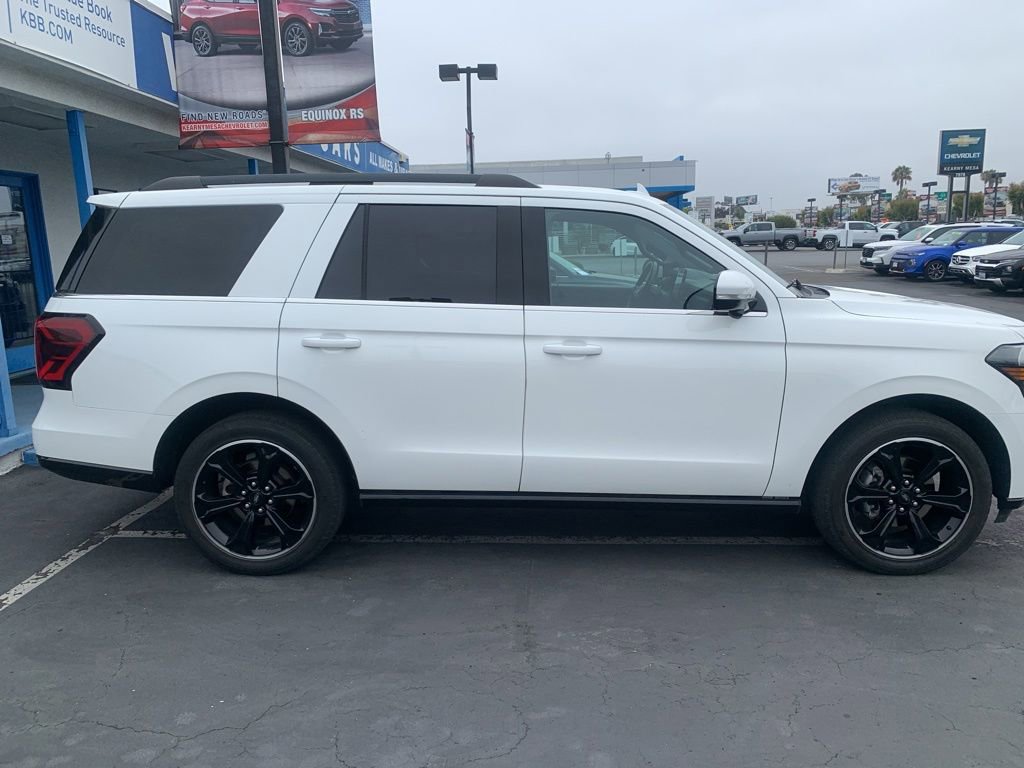 Used 2022 Ford Expedition Limited AWD/4WD image 5