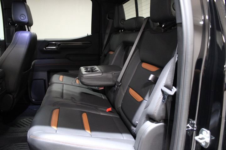 Used 2024 GMC Sierra 1500 AT4 w/ Technology Package image 18