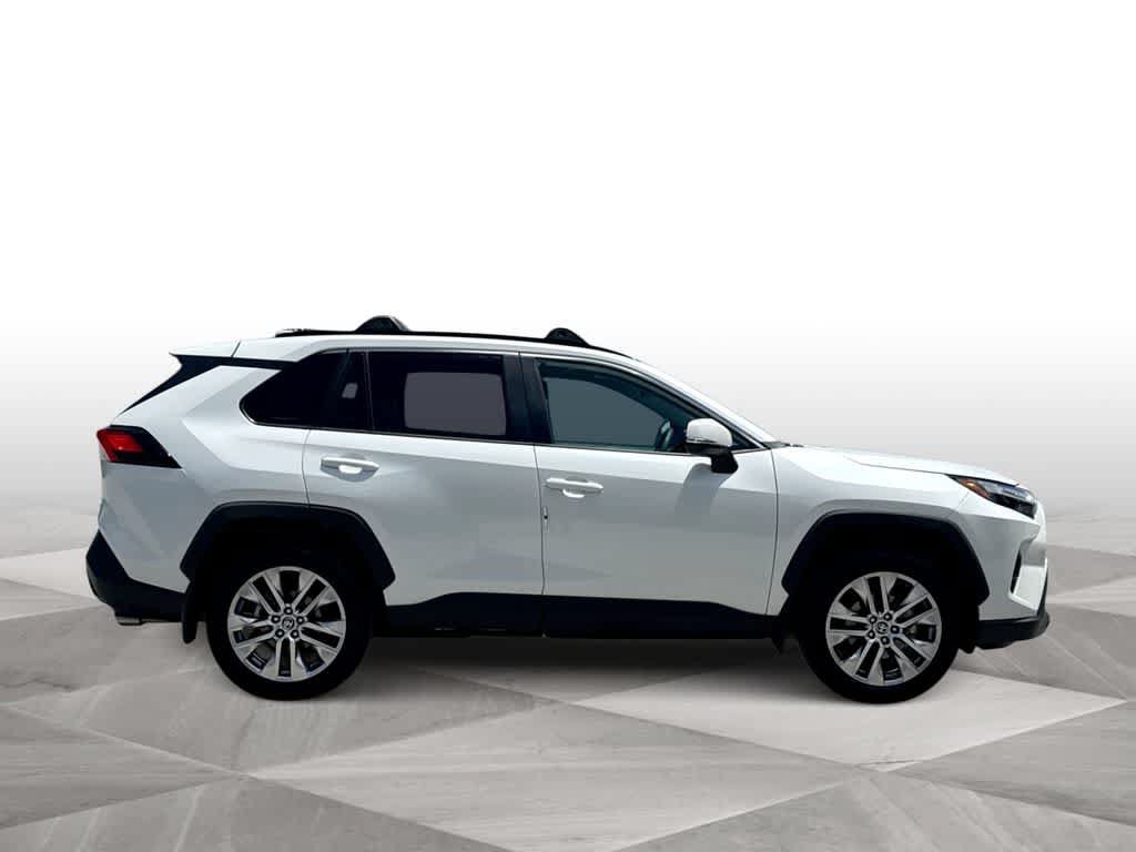 Used 2025 Toyota RAV4 XLE Premium AWD/4WD image 9