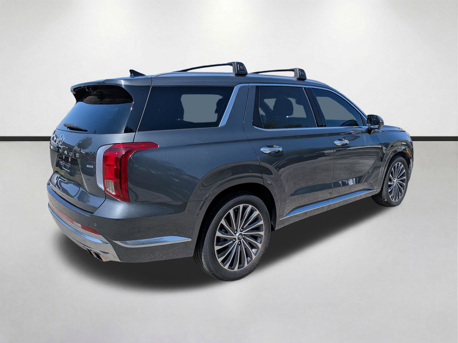 Used 2023 Hyundai Palisade Calligraphy image 4