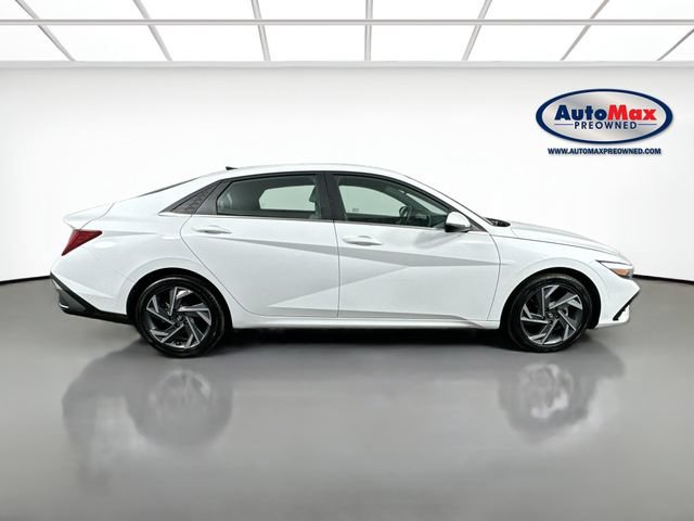 Used 2025 Hyundai Elantra Limited FWD image 10
