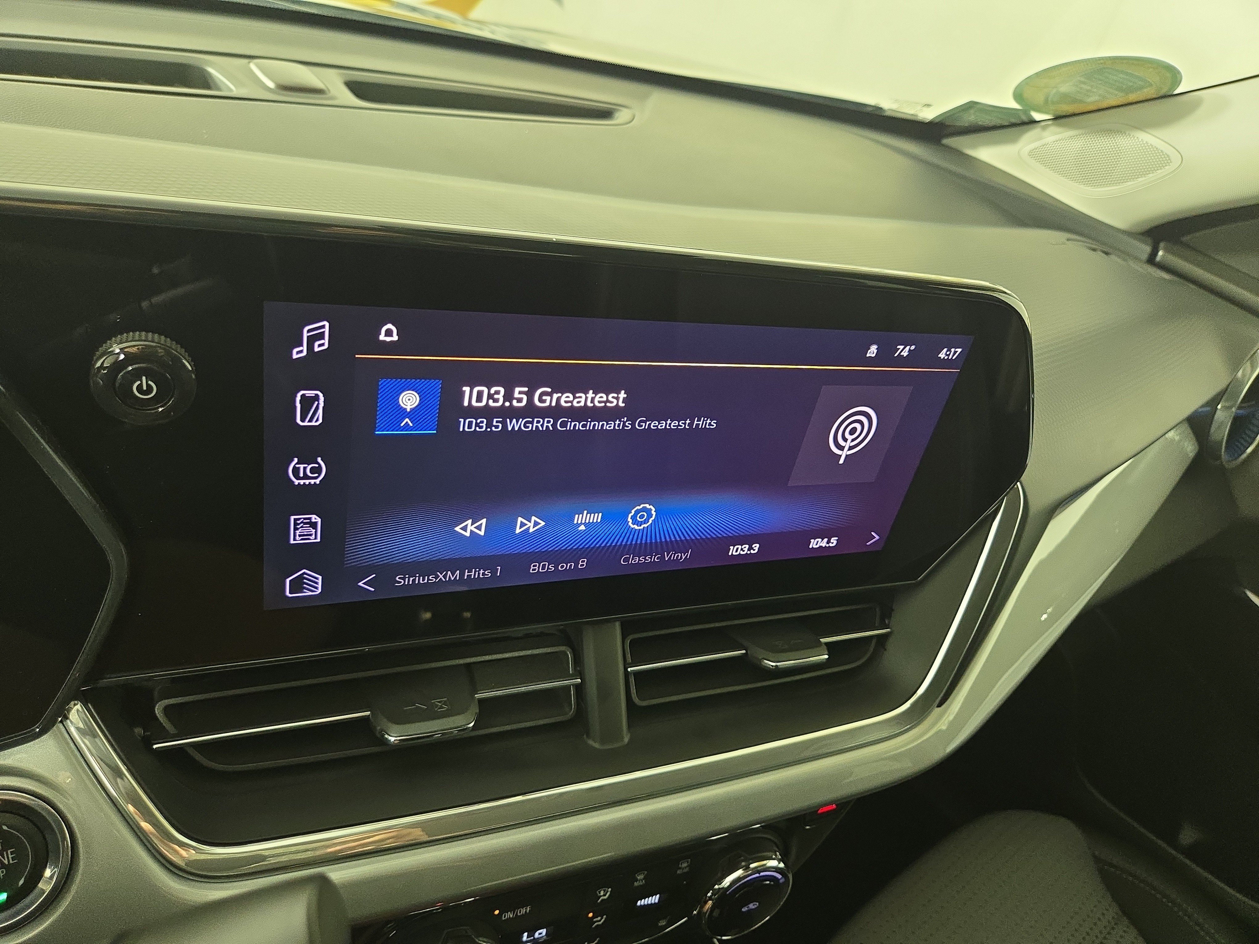 Used 2025 Chevrolet Trax LT w/ Driver Confidence Package FWD image 20