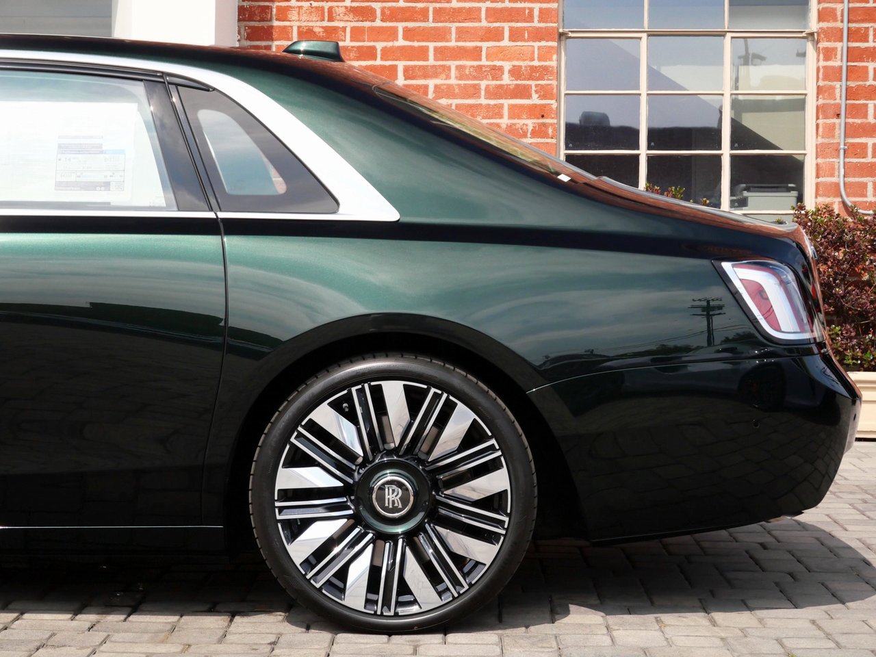 New 2025 Rolls-Royce Ghost image 22