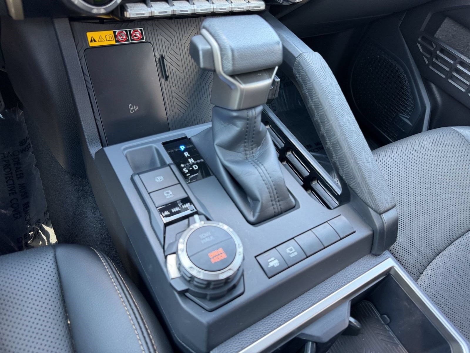 Used 2024 Toyota Tacoma Limited AWD/4WD image 17