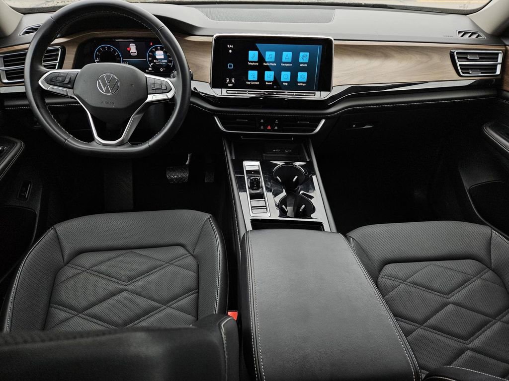 Used 2024 Volkswagen Atlas SE image 11