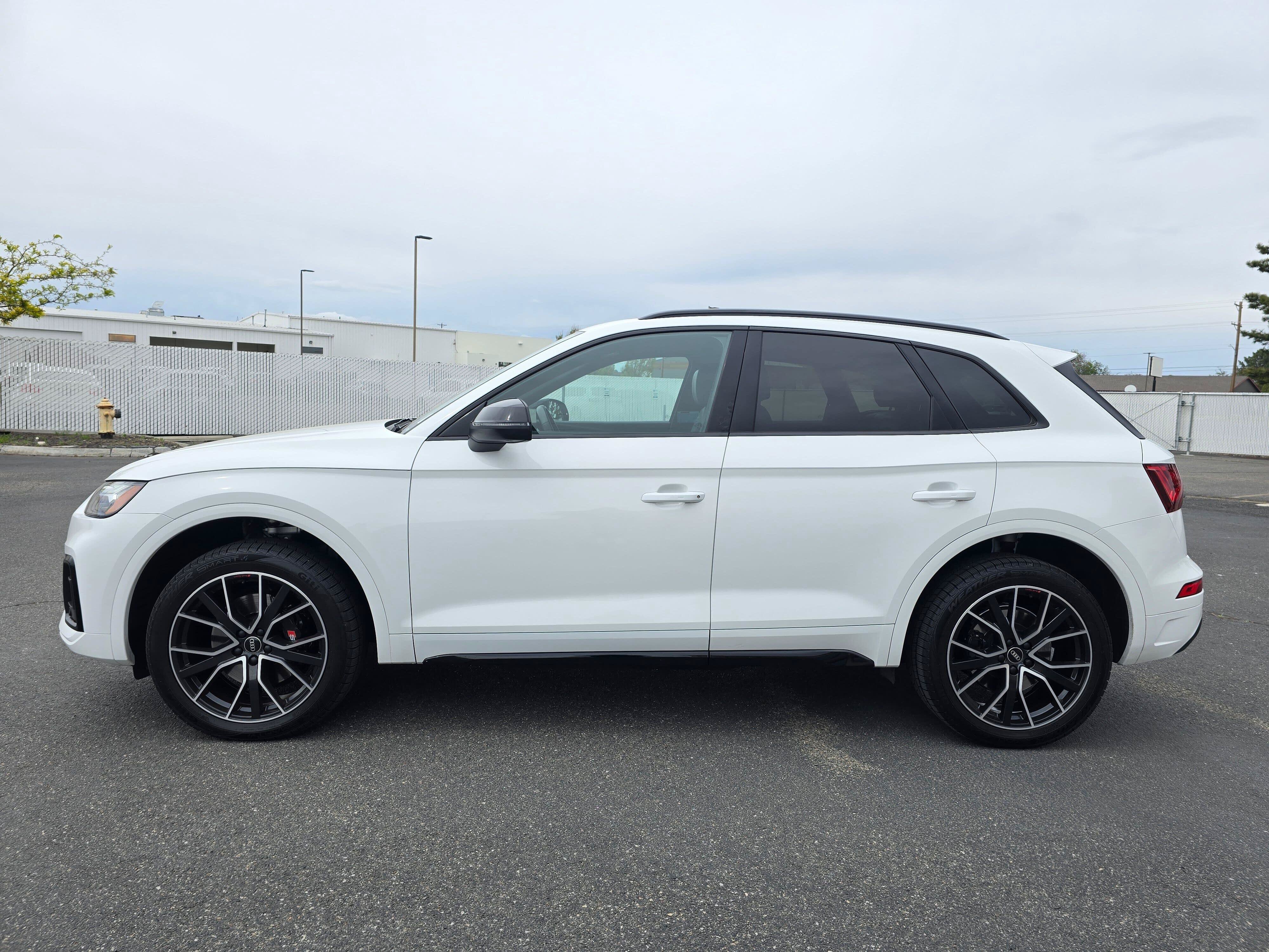 Certified 2023 Audi SQ5 Premium Plus w/ Premium Plus Package AWD/4WD image 3