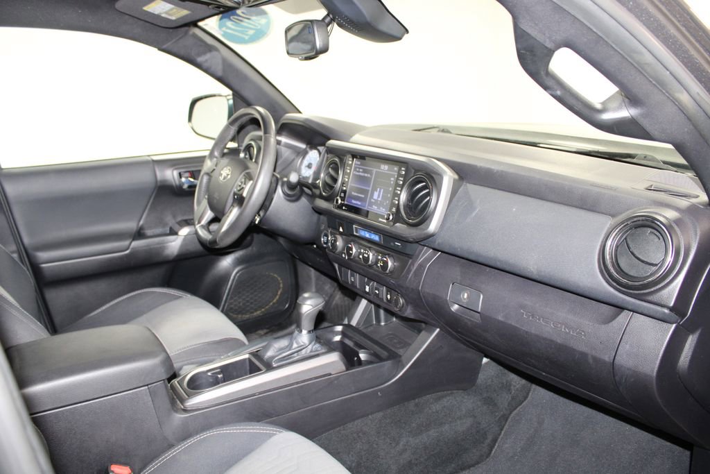 Used 2021 Toyota Tacoma TRD Off-Road AWD/4WD image 27
