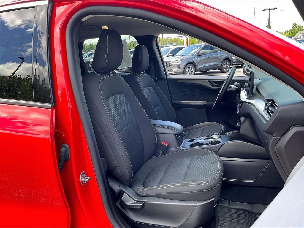 Used 2024 Ford Escape Active w/ Tech Pack #1 AWD/4WD image 10