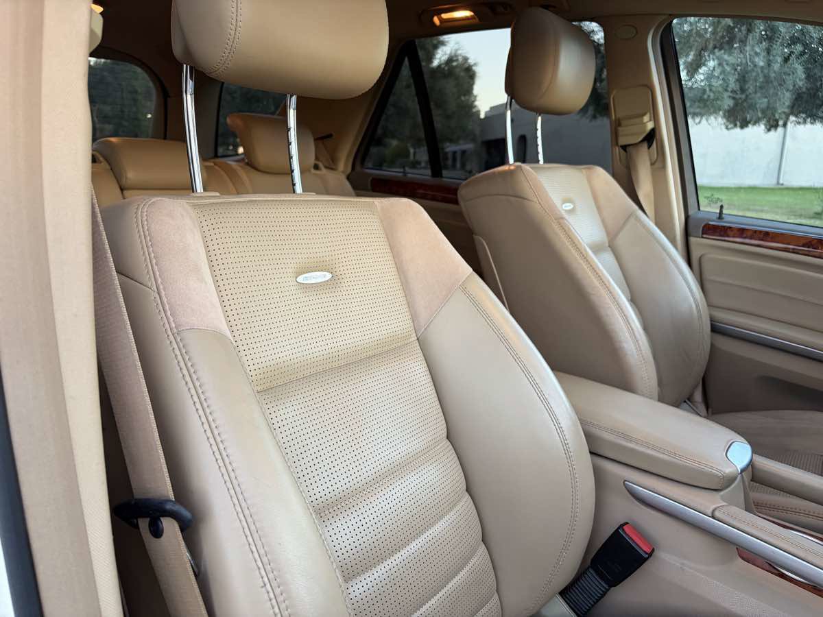 Used 2011 Mercedes-Benz ML 63 AMG 4MATIC image 21