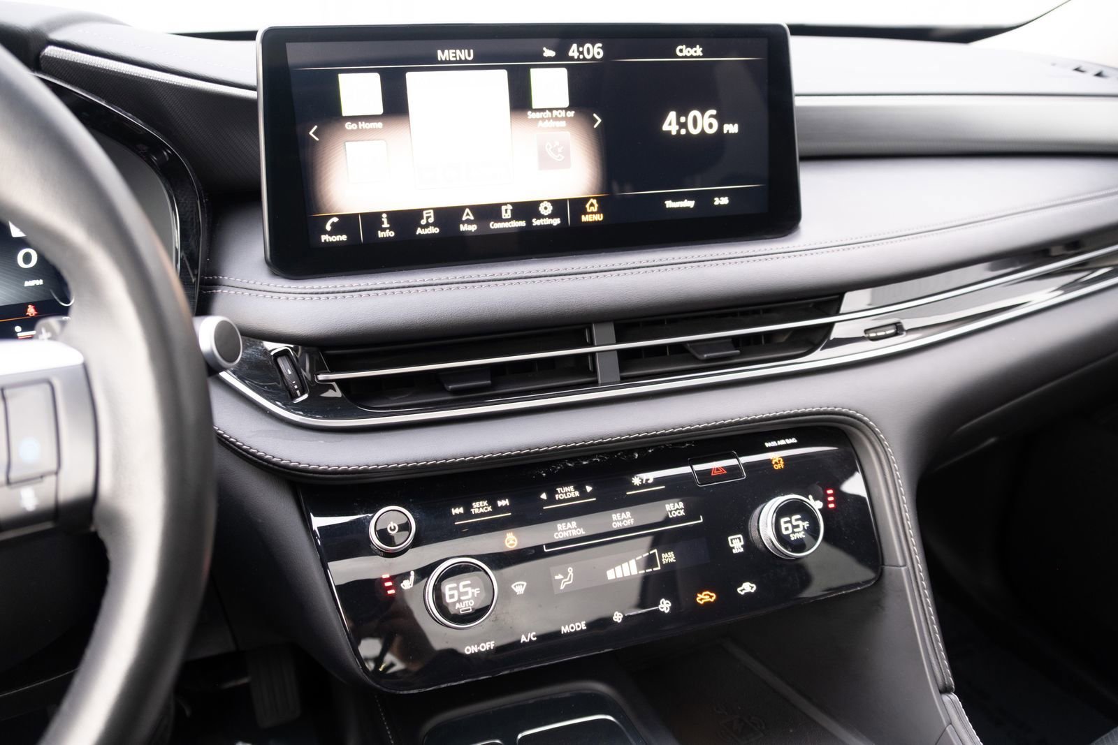 Used 2024 INFINITI QX60 Luxe AWD/4WD image 3
