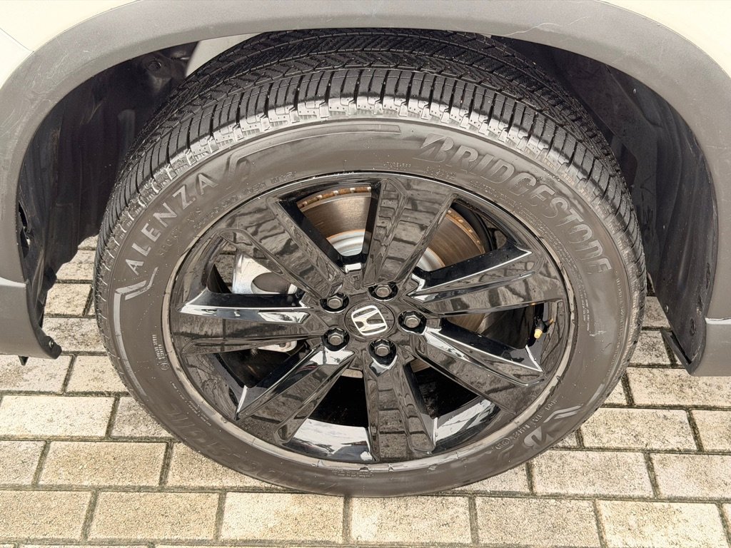 Used 2025 Honda Pilot Black Edition image 27