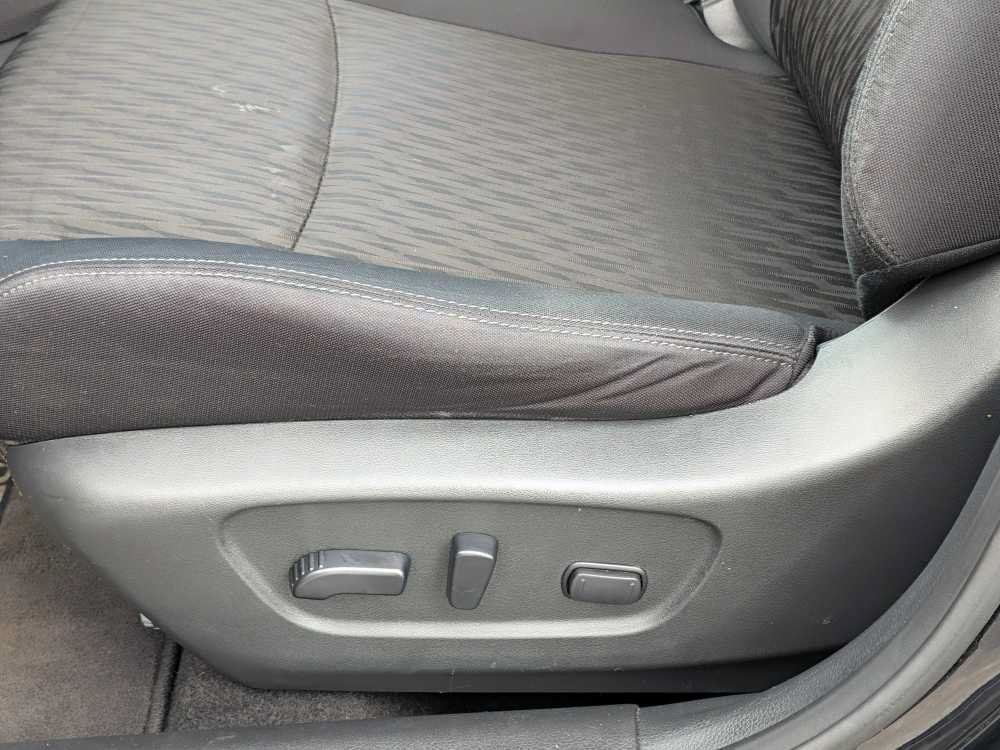 Used 2018 Nissan Rogue SV w/ Premium Package AWD/4WD image 13