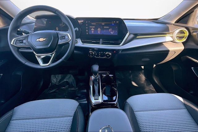 Used 2025 Chevrolet Trax LT w/ Driver Confidence Package image 14