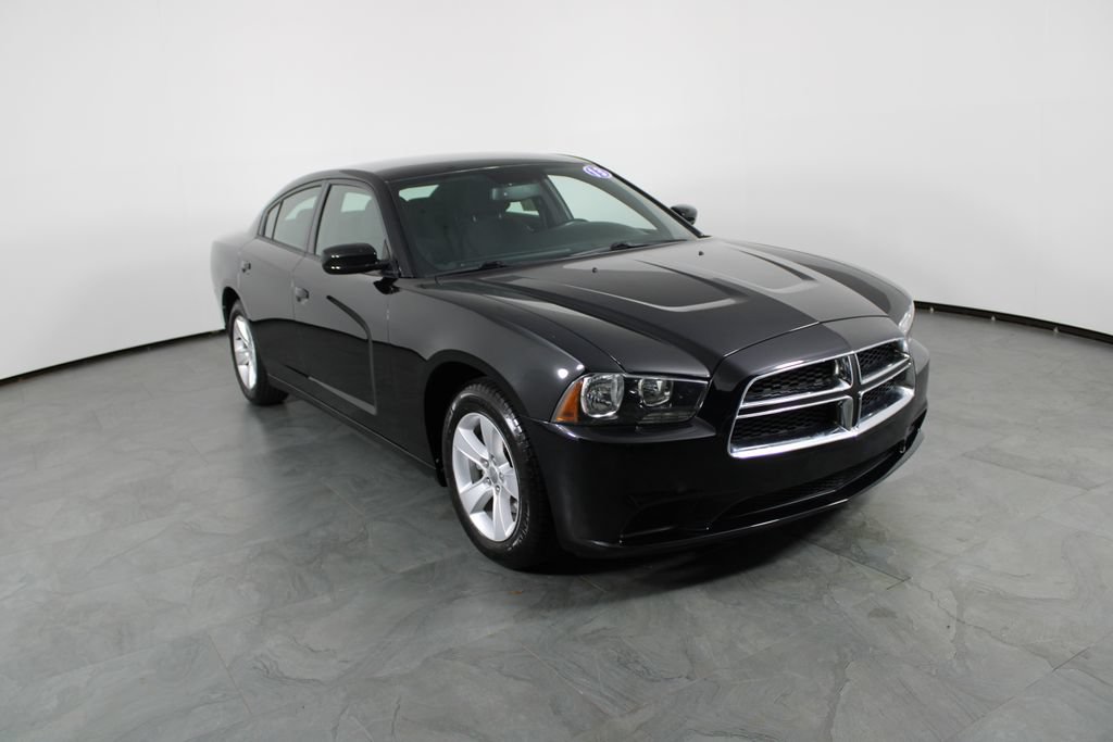 Used 2013 Dodge Charger SE w/ Connectivity Group RWD image 4