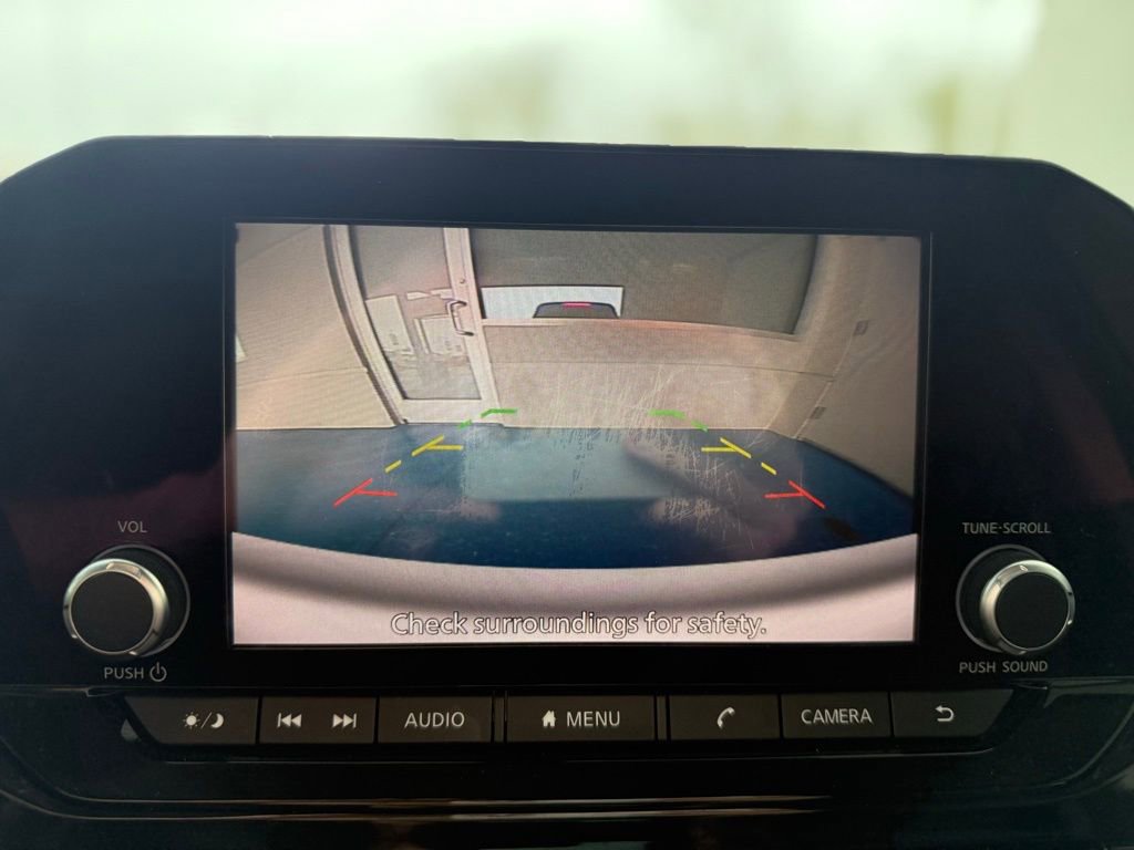 Used 2022 Nissan Pathfinder SV image 25