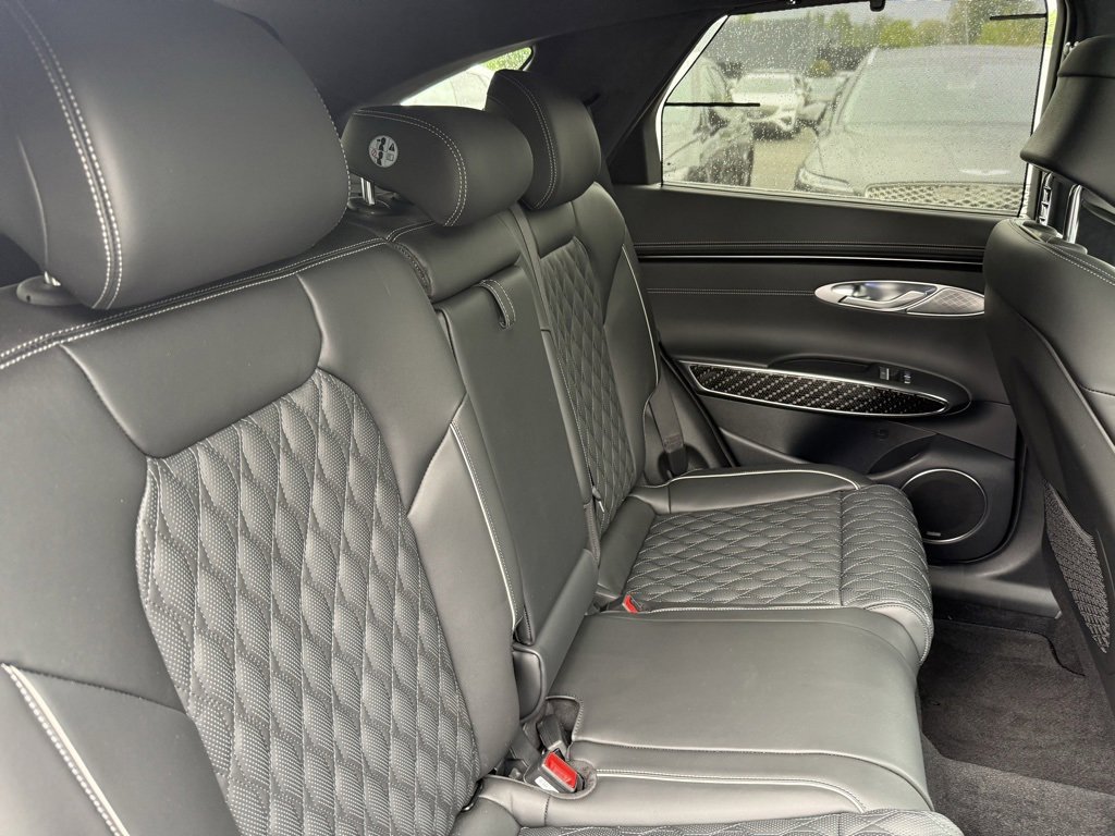 Used 2025 Genesis GV70 3.5T Sport w/ Sport Prestige Package image 15