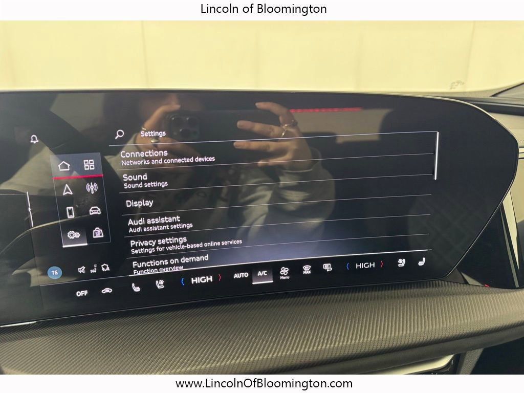 Used 2025 Audi SQ5 Prestige w/ Prestige Package image 56