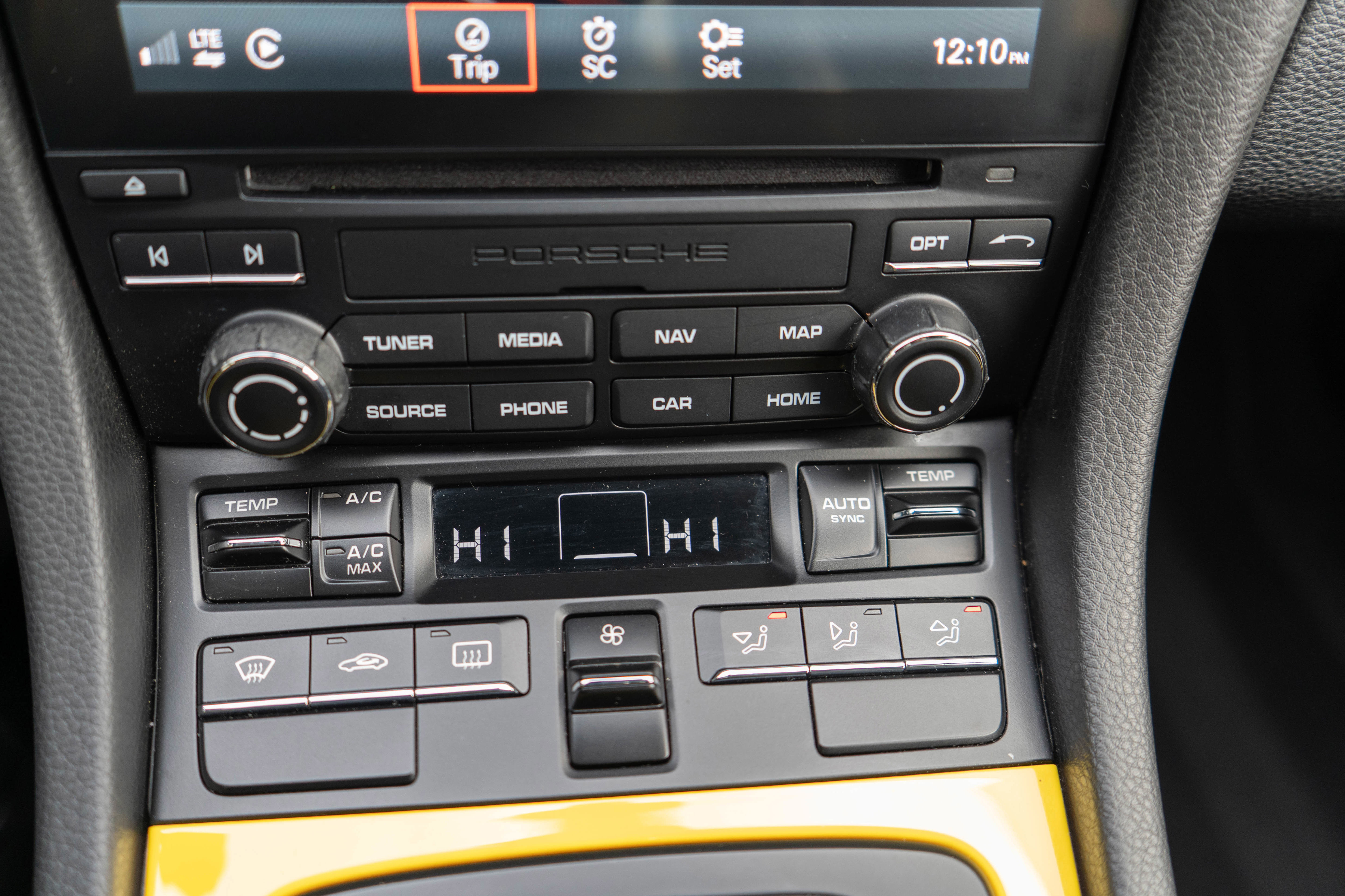 Used 2018 Porsche 911 GT3 w/ Sport Chrono Package RWD image 24