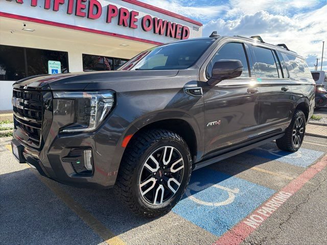 Used 2021 GMC Yukon XL AT4 w/ Technology Package AWD/4WD image 3