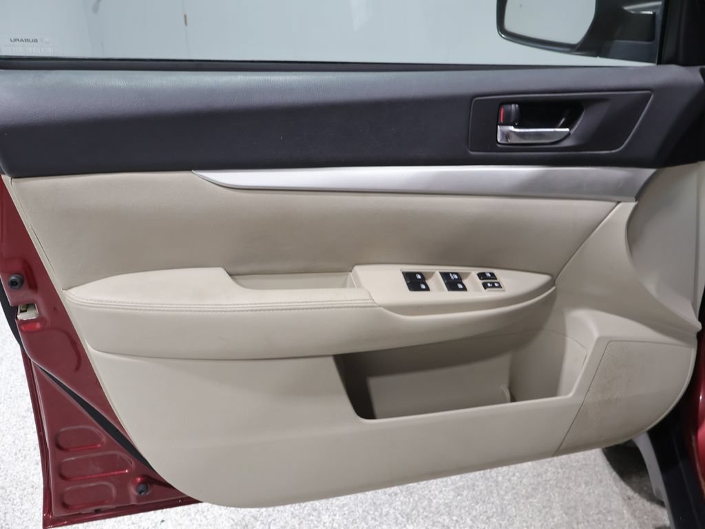 Used 2013 Subaru Outback 2.5i Premium w/ All-Weather Pkg AWD/4WD image 13