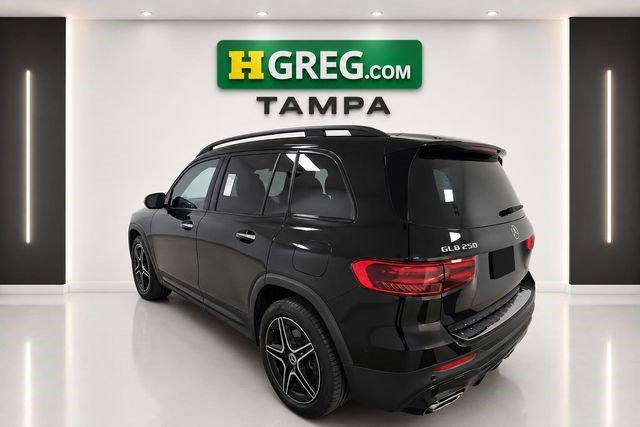 Used 2024 Mercedes-Benz GLB 250 image 2