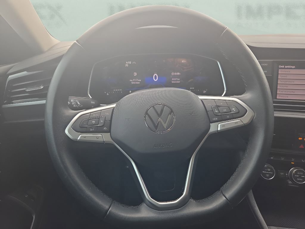 Used 2023 Volkswagen Jetta SE FWD image 15