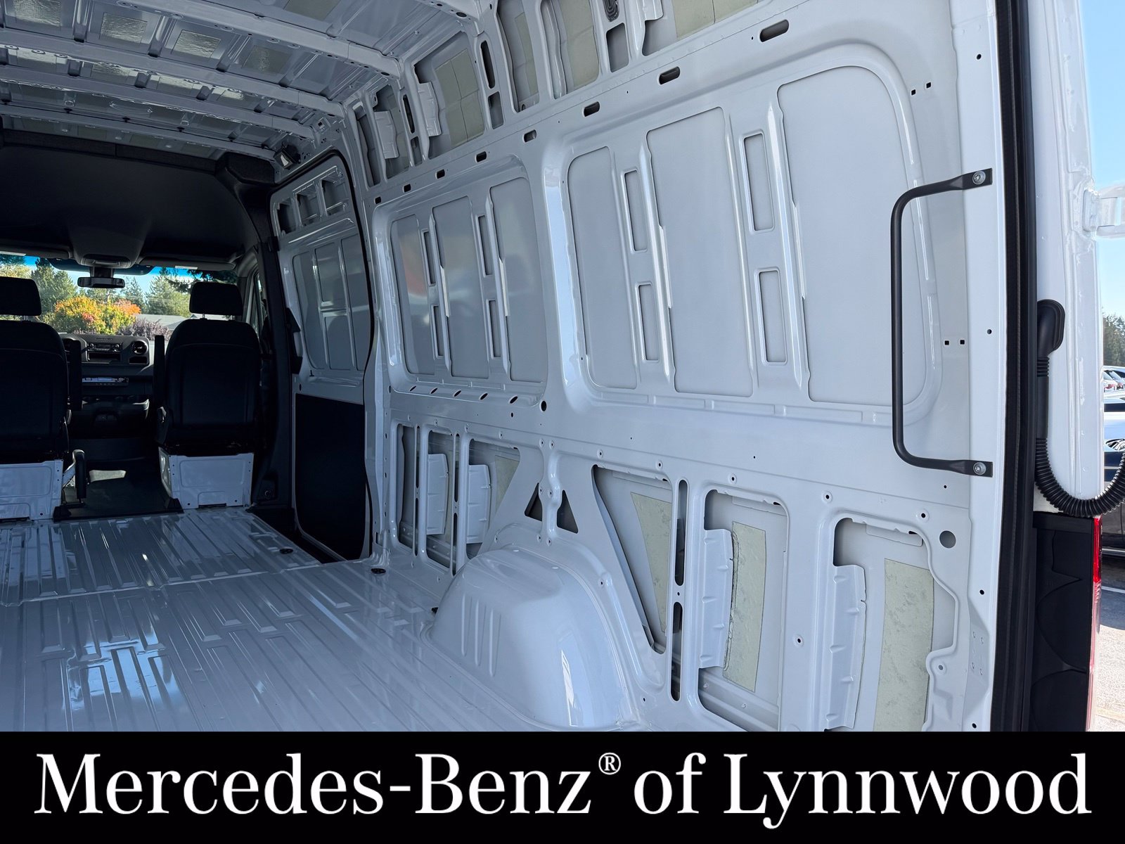 Used 2025 Mercedes-Benz Sprinter 2500 image 13