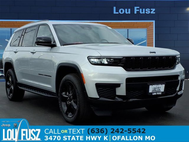 Used 2023 Jeep Grand Cherokee L Laredo image 1