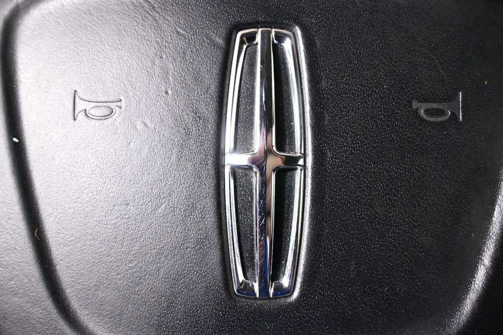 Used 2022 Lincoln Nautilus Reserve w/ Monochromatic Package image 35