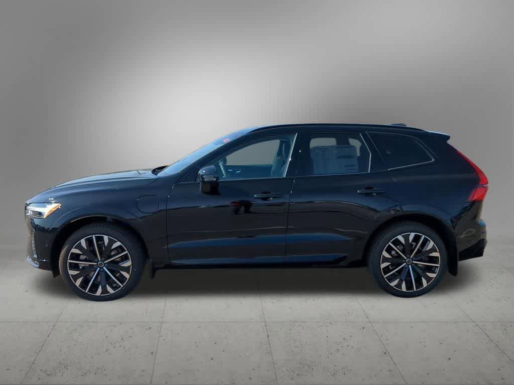 New 2026 Volvo XC60 T8 Ultra w/ Protection Package Premier AWD/4WD image 3