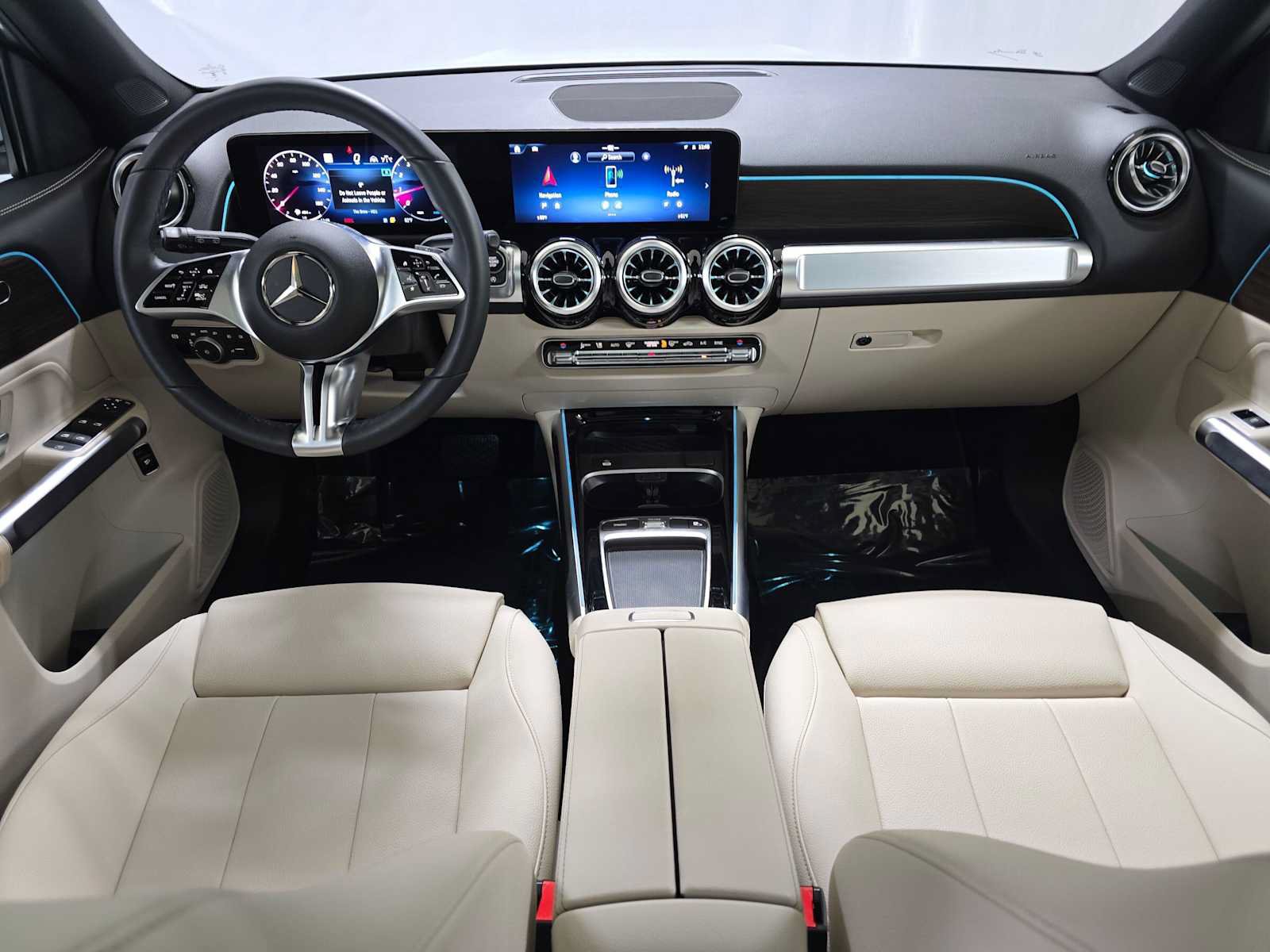 Used 2026 Mercedes-Benz GLB 250 4MATIC image 18