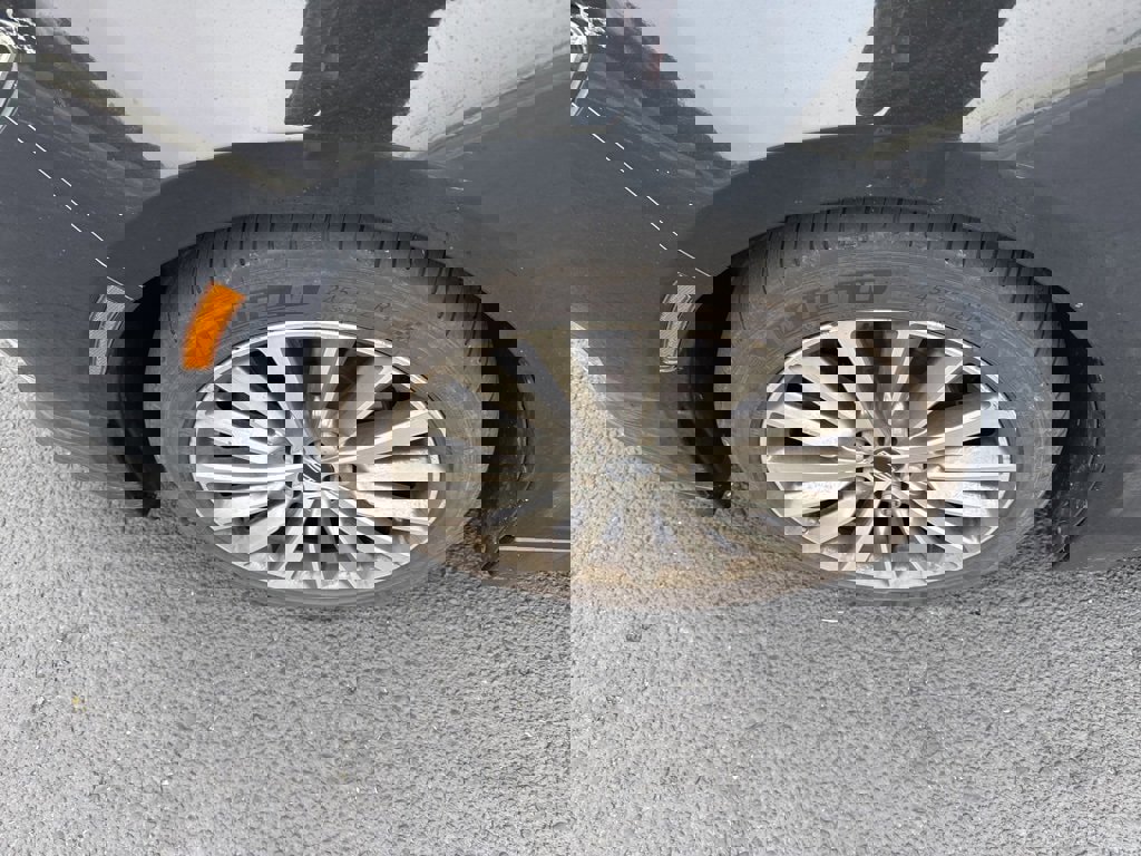 Used 2017 Lincoln MKZ Premiere image 9