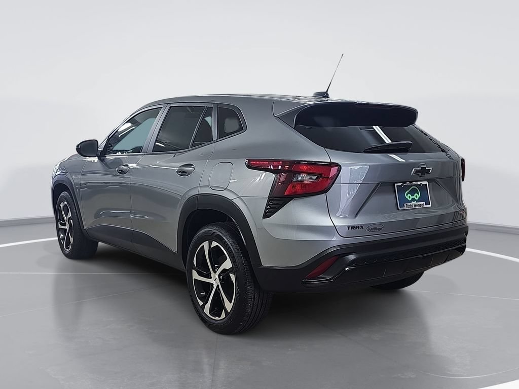 Certified 2024 Chevrolet Trax RS w/ Driver Confidence Package FWD image 6