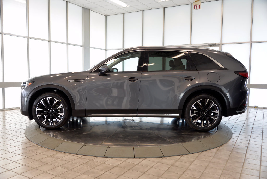 Certified 2024 MAZDA CX-90 Plug-In Hybrid w/ Premium Plus AWD/4WD image 5