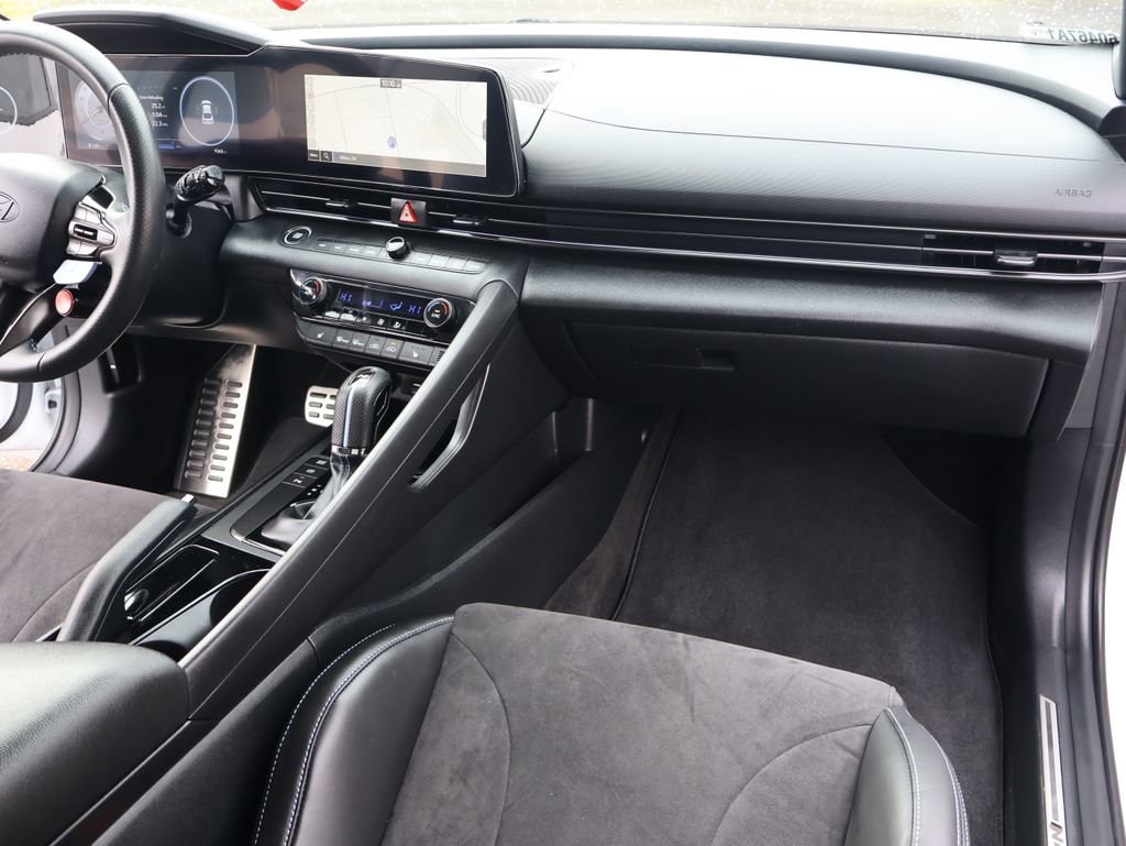 Used 2025 Hyundai Elantra N image 33