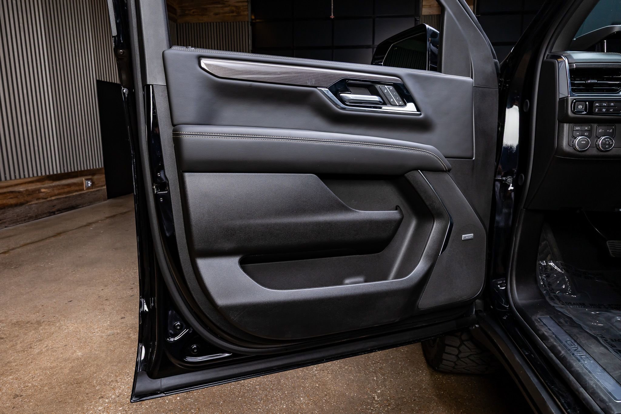 Used 2026 GMC Yukon Elevation image 33