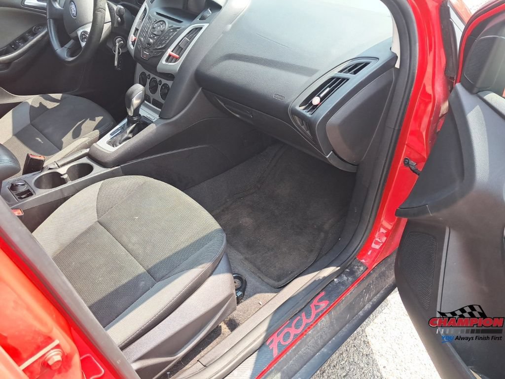 Used 2014 Ford Focus SE FWD image 13