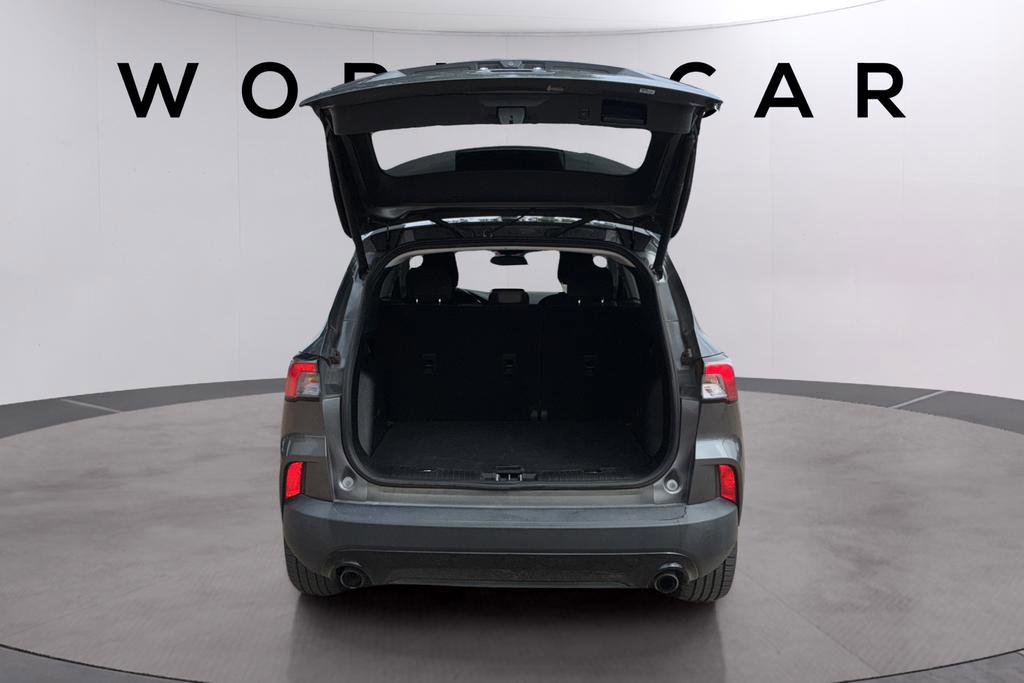 Used 2022 Ford Escape SE w/ SE Sport Appearance Package FWD image 18