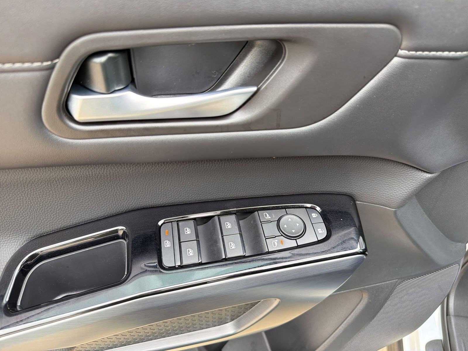 New 2026 Nissan Pathfinder SL image 21