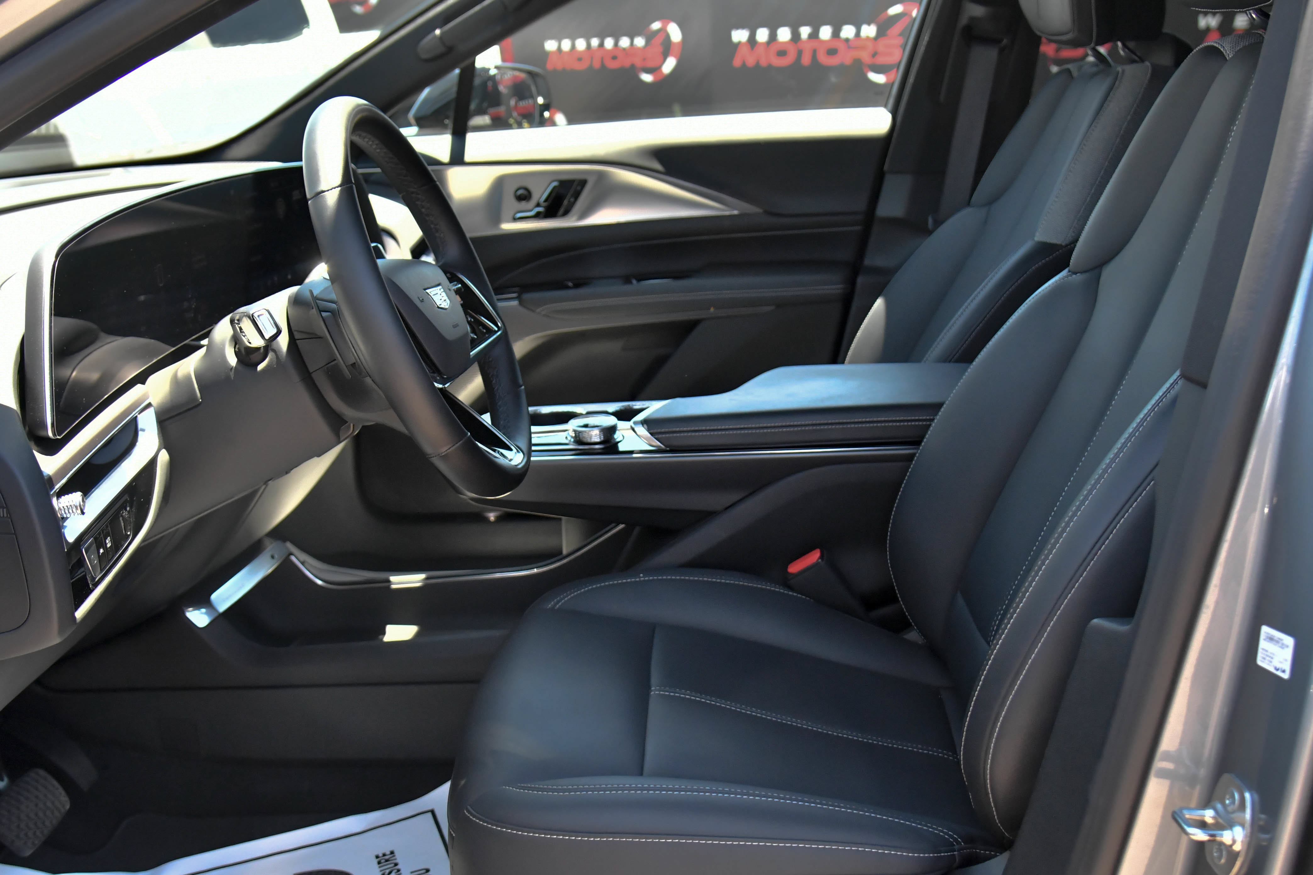 Used 2024 Cadillac Lyriq Tech RWD image 17
