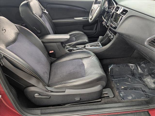 Used 2014 Chrysler 200 S image 20