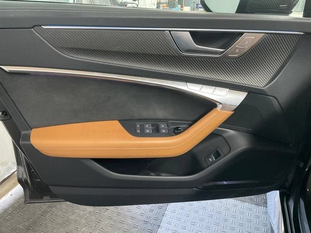 Used 2022 Audi RS 6 AWD/4WD image 15