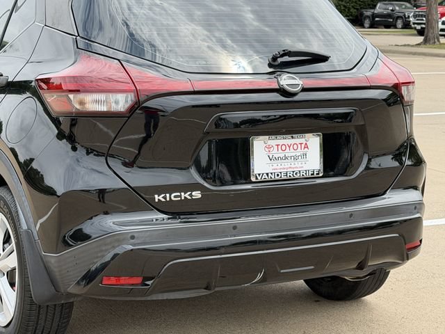 Used 2022 Nissan Kicks S FWD image 3