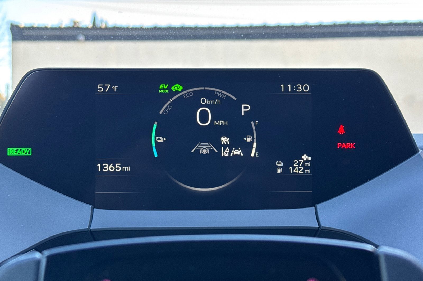 Certified 2025 Toyota Prius SE image 29