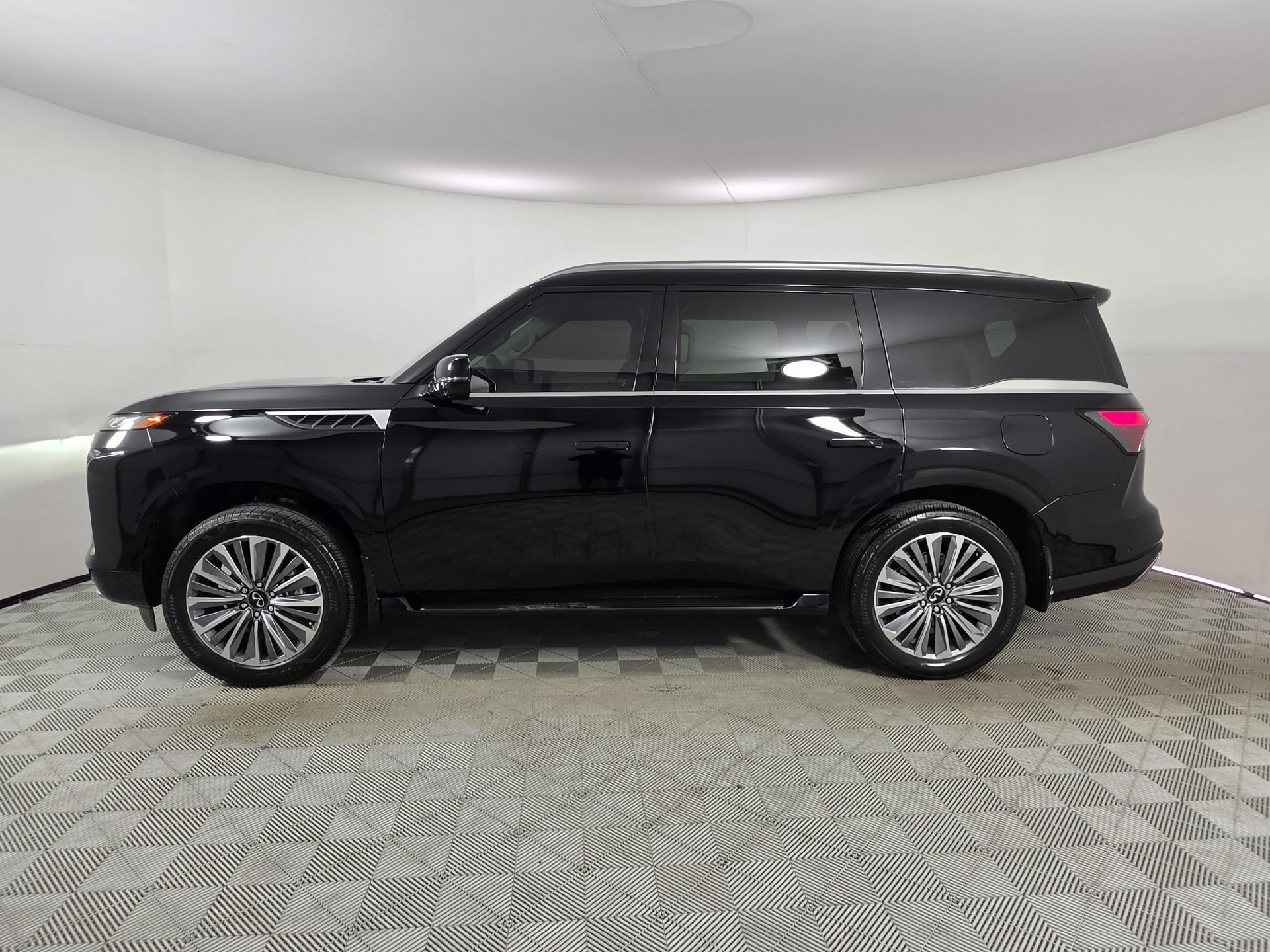 Used 2026 INFINITI QX80 Luxe RWD image 37