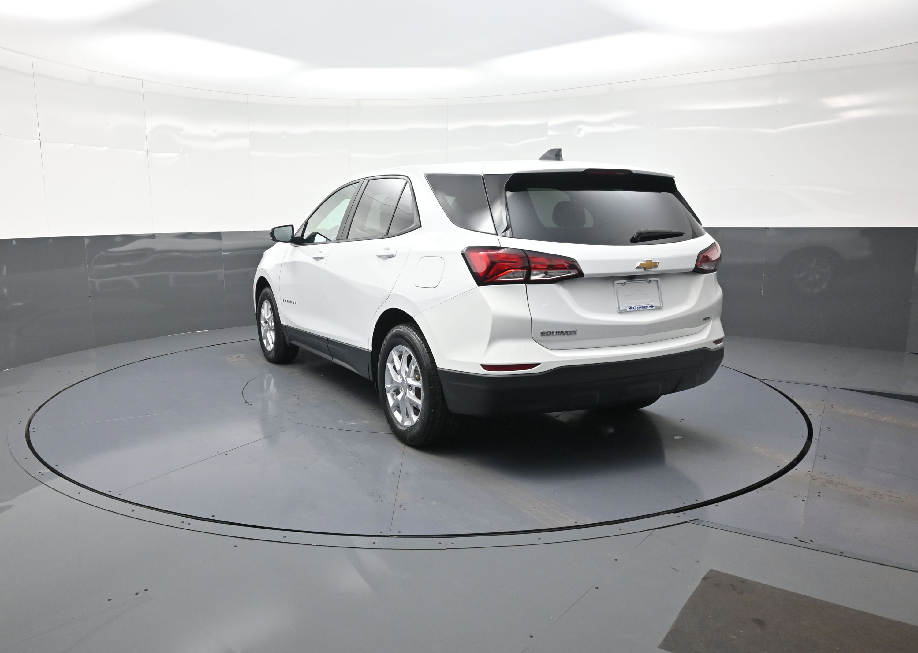 Used 2022 Chevrolet Equinox LS w/ LS Convenience Package image 5